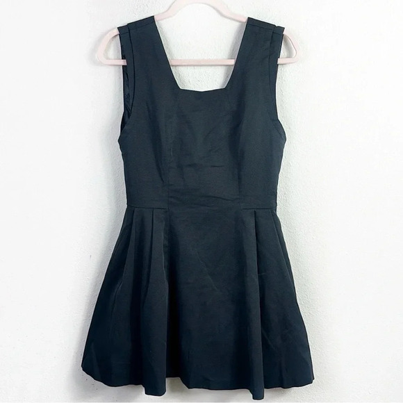 Zara Pleated Sleeveless Mini Black Dress size L - Picture 1 of 9